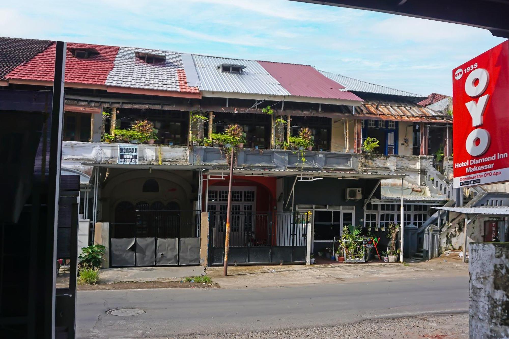 Oyo 1935 Hotel Diamond Inn Makassar Dış mekan fotoğraf