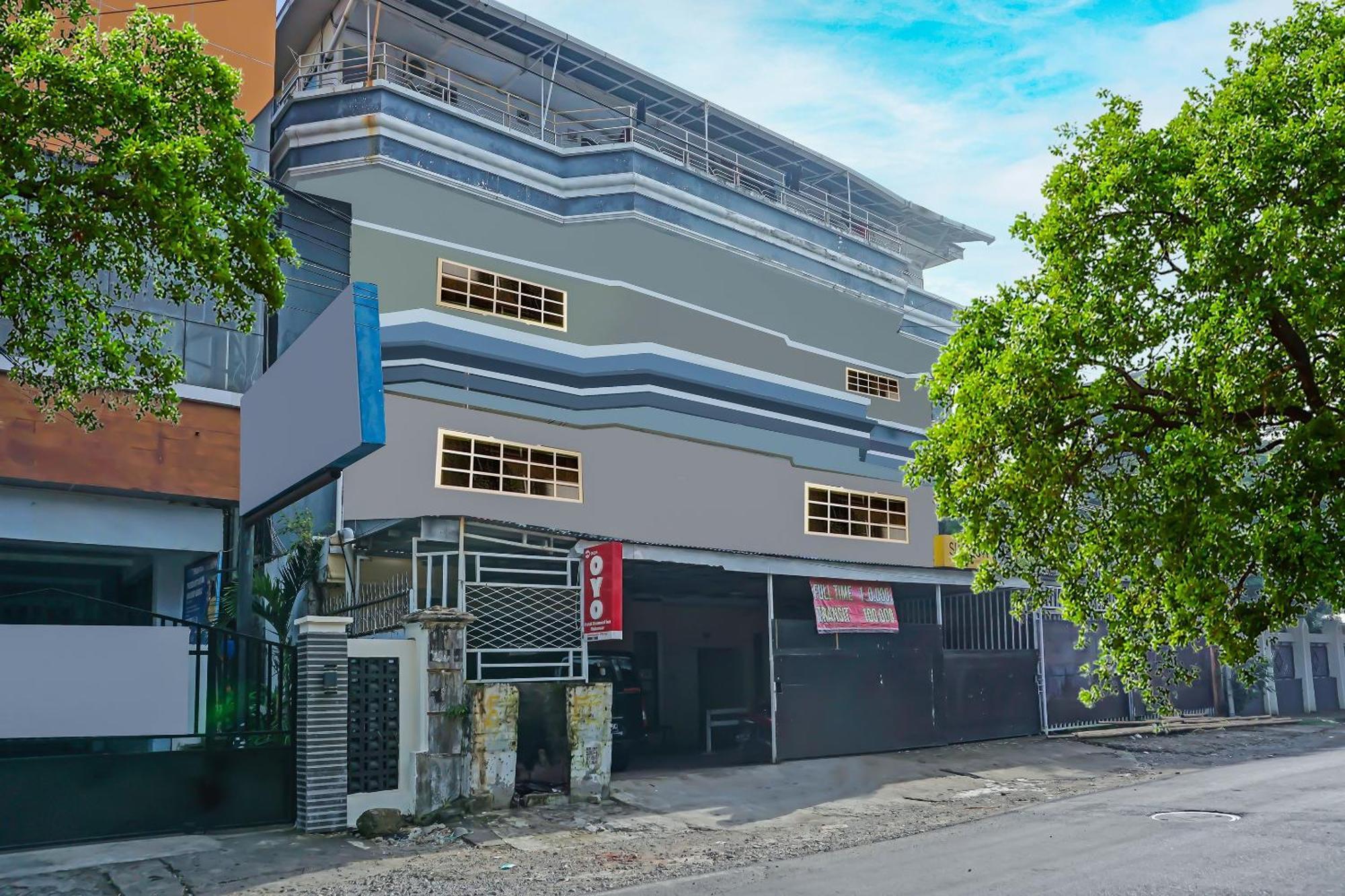 Oyo 1935 Hotel Diamond Inn Makassar Dış mekan fotoğraf